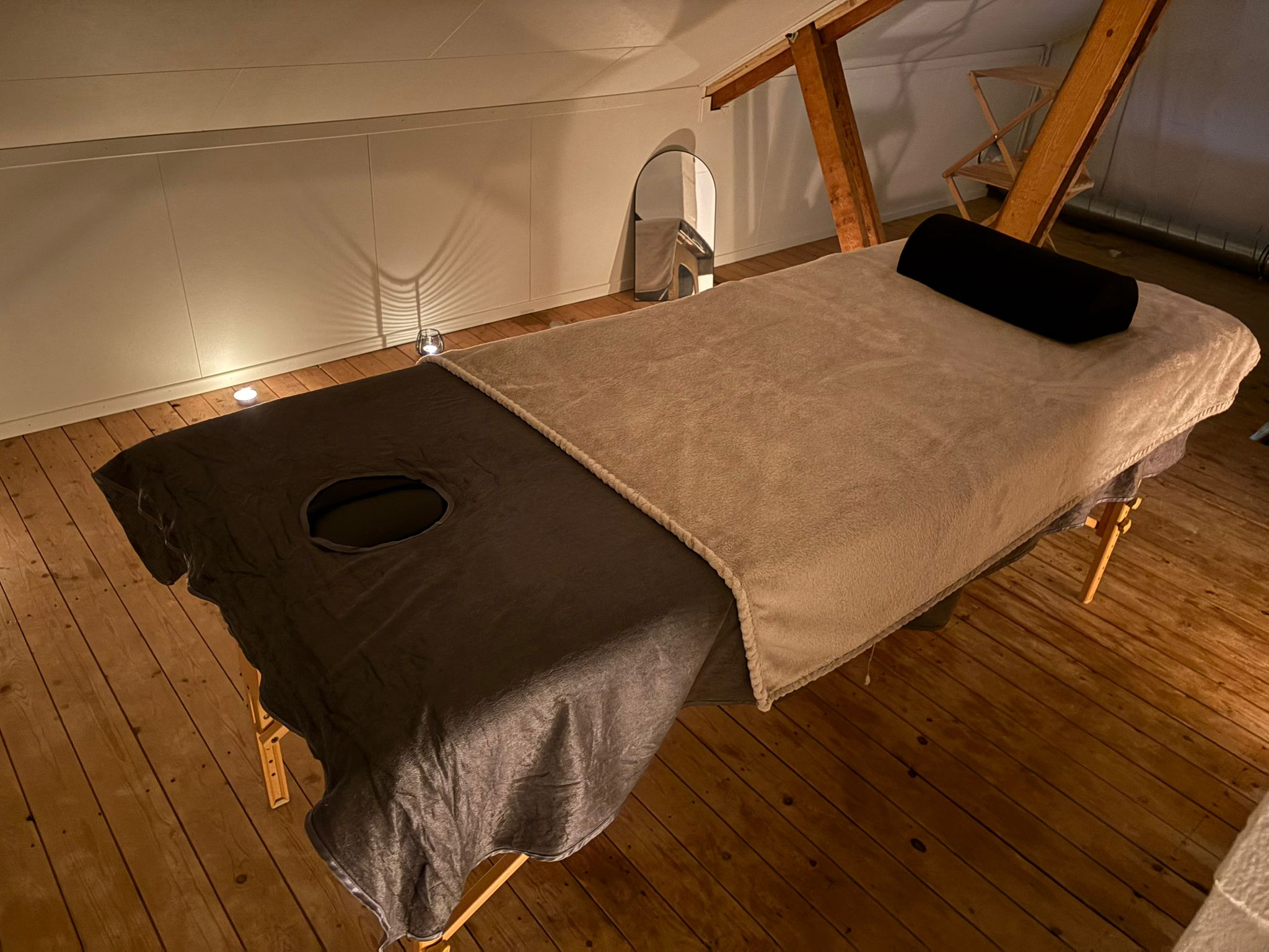 Erotische massage- en ontmoetingsruimte voor intieme, intuïtieve massage